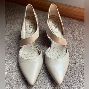 Life Stride Nude Heels